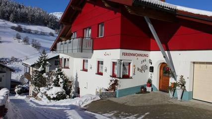 Ferienwohnung für 4 Personen, mit Balkon und Ausblick sowie Garten, kinderfreundlich in Nauders