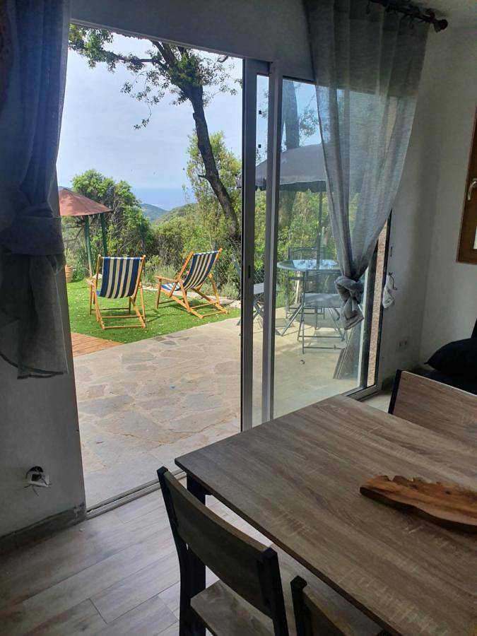 Gîte pour 4 personnes, avec vue ainsi que piscine et terrasse à Santa-Maria-Figaniella - 2