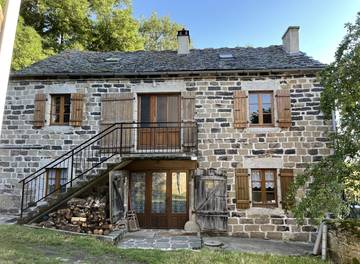 Gîte pour 6 personnes, avec terrasse et jardin à Les Vastres