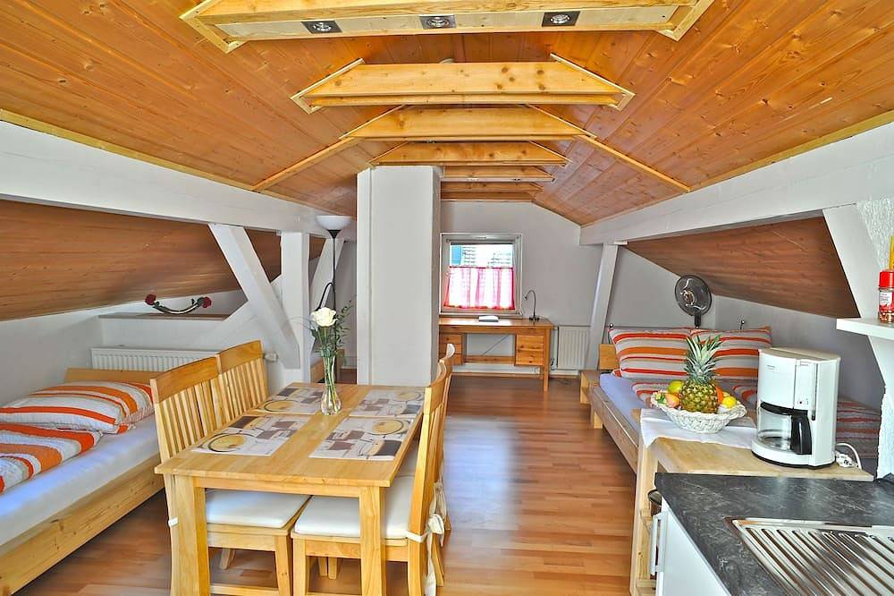 Ganze Wohnung, Dachgeschossloft - Ferienwohnungen Thomas Streidl in Seeshaupt, Starnberger See