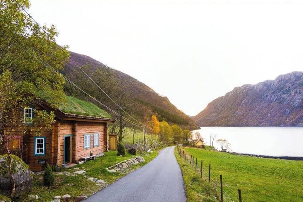 Eine Reise in die Vergangenheit in diesem schönen Blockhaus in Forsand
