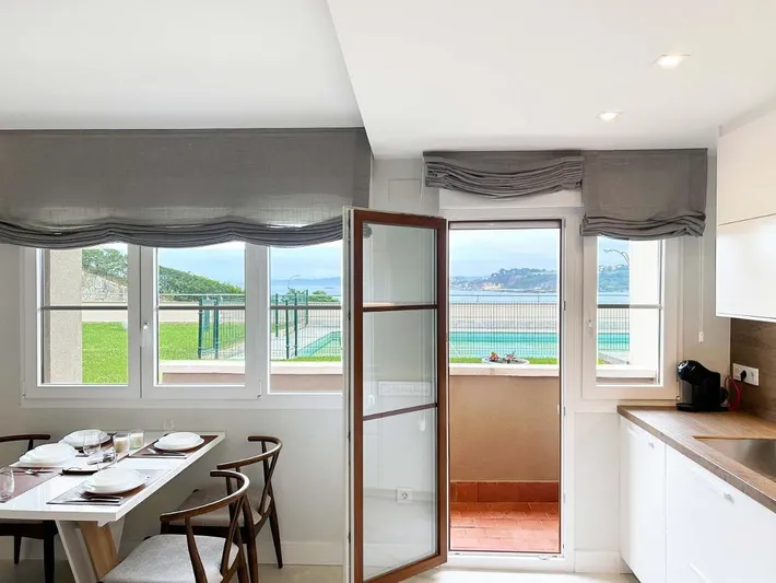 Apartamento de vacaciones para 4 personas, con piscina para niños y vistas además de jardín y piscina - 1