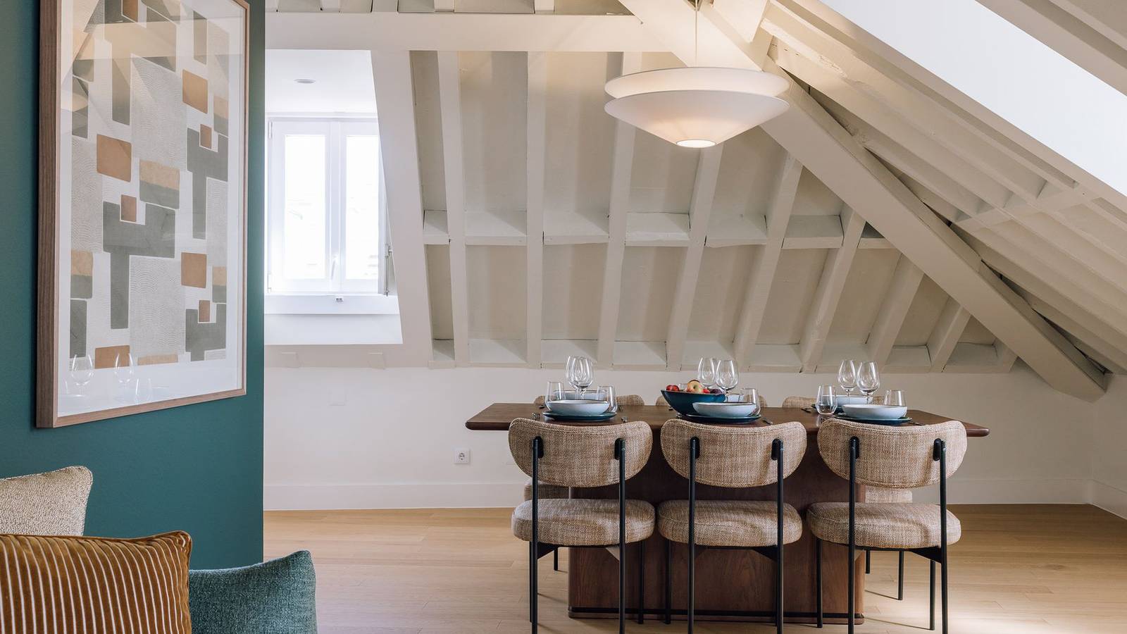 Apartamento inteiro, Ando Living - Two Bedroom Deluxe Apartment in Misericórdia, Lisboa
