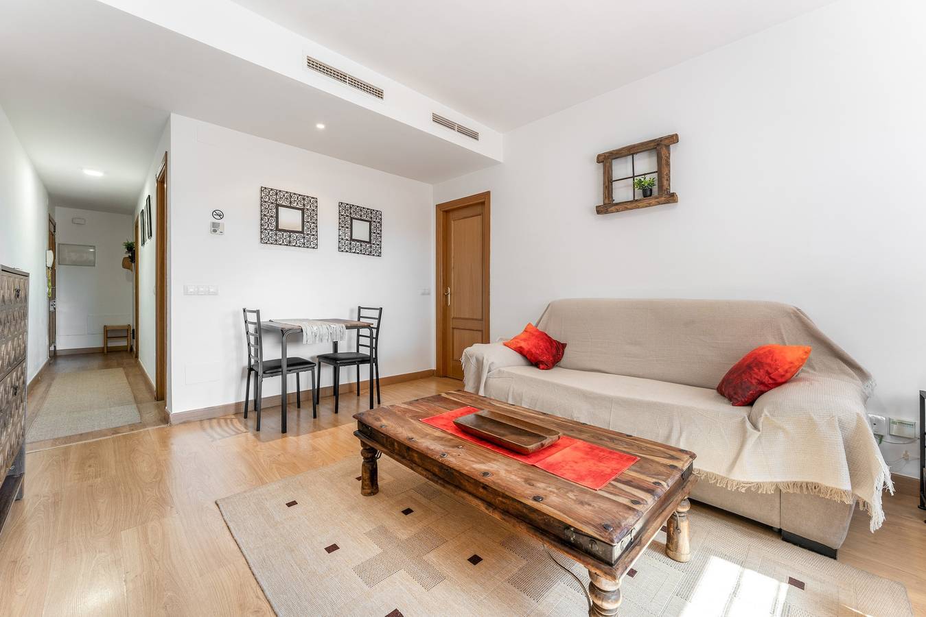 Entire apartment, Casa Tina, Apartment in La Nogalera, Torremolinos. Air Conditioning. Wi-Fi. in Playa El Bajondillo, Torremolinos