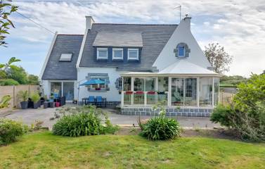 Gîte pour 4 personnes, avec jardin dans Pointe du Raz