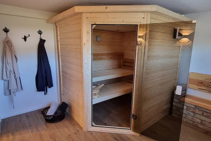 Appartement entier, Charming apartment with sauna and large terrace, just a few steps from the beach. in Kühlungsborn, Mer Baltique (Mecklenburg)