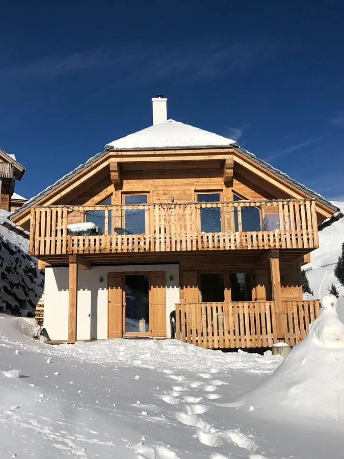 Chalet für 10 Personen, mit Ausblick und Garten sowie Sauna - 1