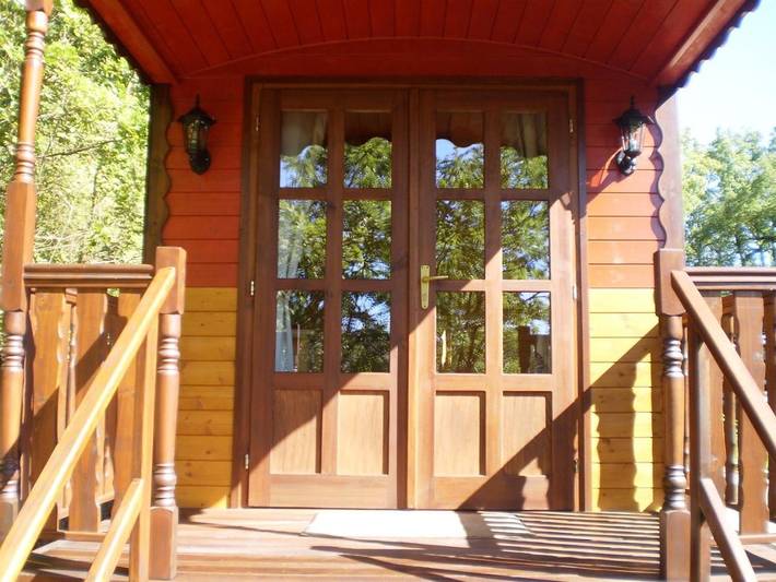 Chambre d’hôte pour 2 personnes, avec Balcon et Terrasse ainsi que Jardin et Piscine