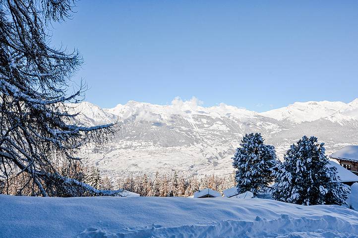 Ferienhaus für 16 Personen, mit Balkon und Terrasse sowie Ausblick im Wallis - 2