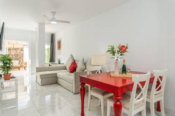 Gîte pour 4 personnes, avec terrasse et piscine dans Chayofa