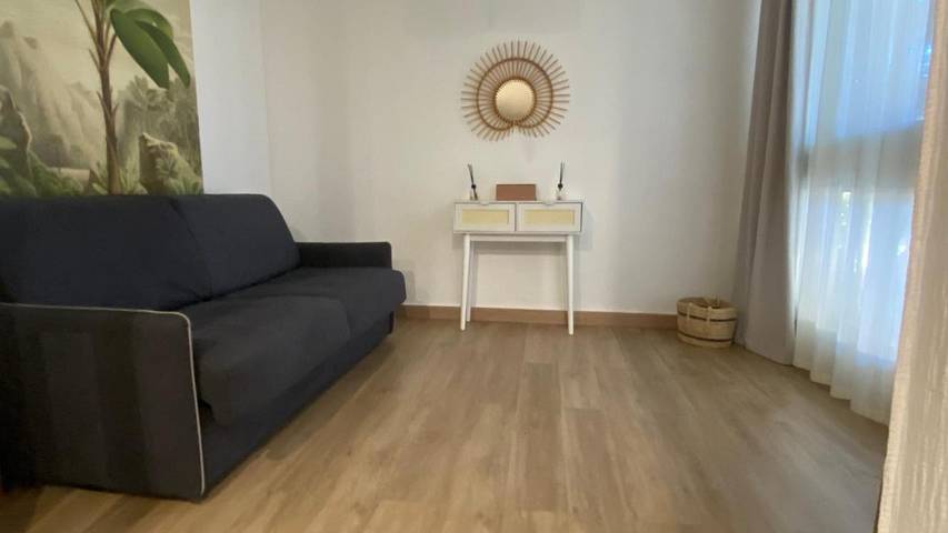 Gîte pour 4 personnes dans Plage des Roches Noires - 2