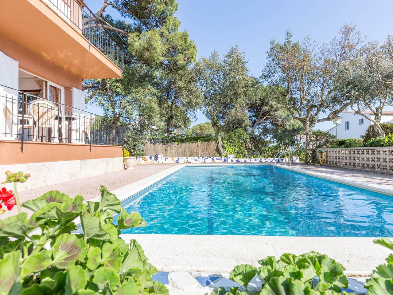 Quiet studio with shared pool in Calella de Palafrugell, foto 9