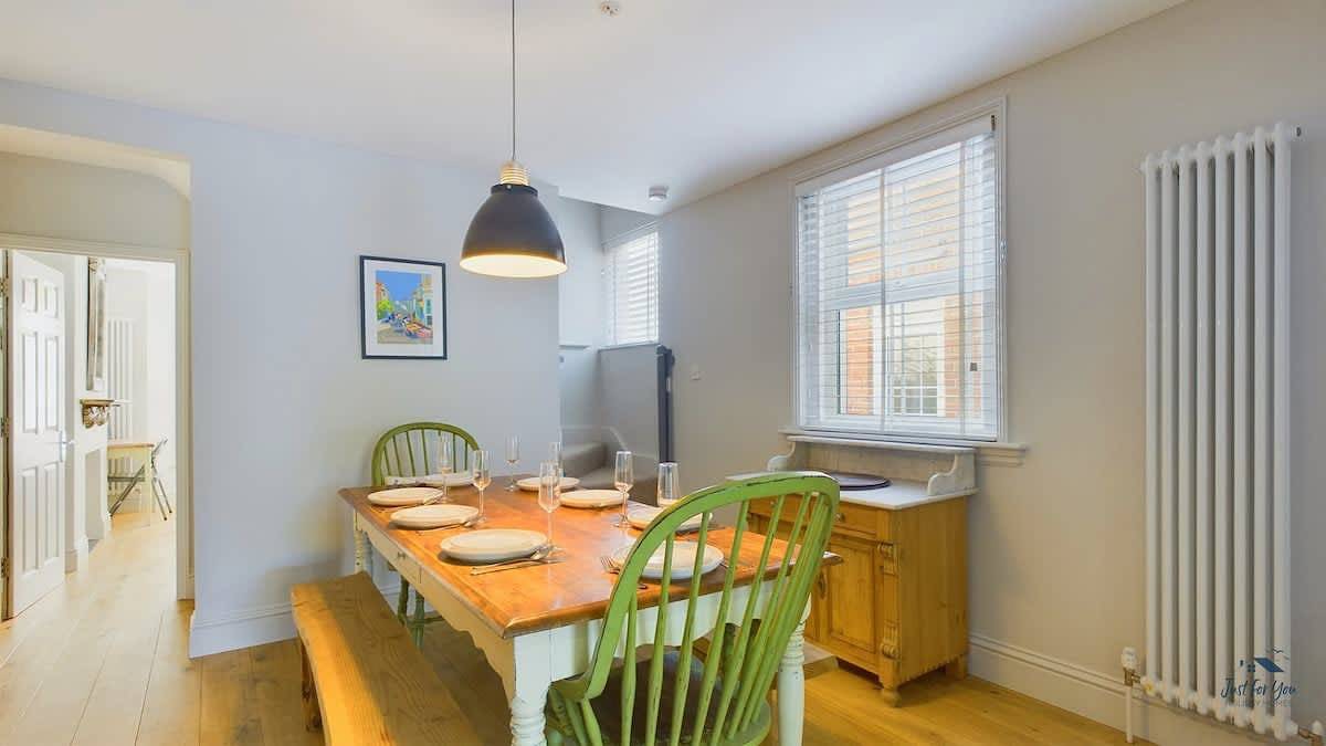 Blackberry Cottage, Bembridge | Accessible Coastal in Bembridge, Isle of Wight