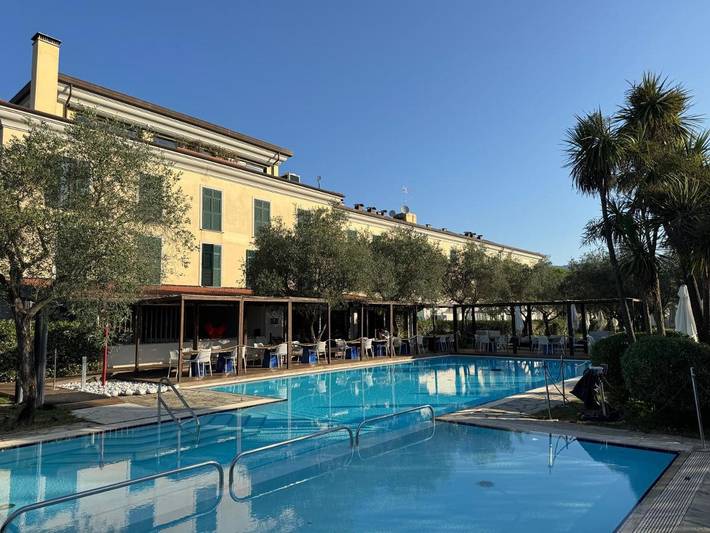 Appartamento per 2 persone, con giardino e idromassaggio nonché sauna e piscina in Sarzana