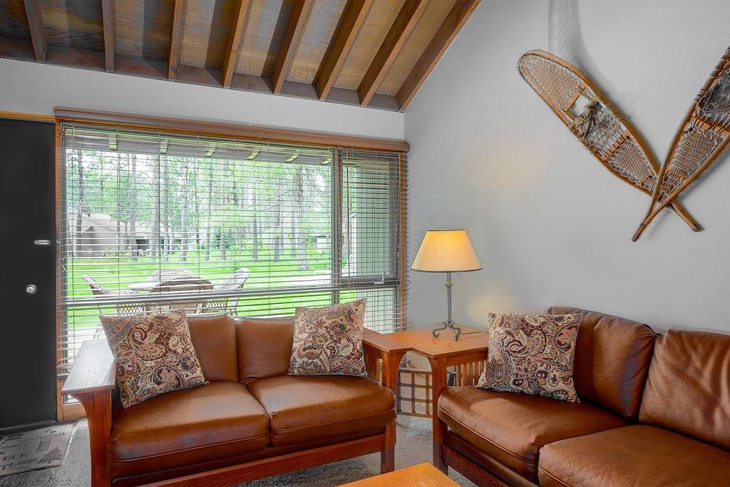 Ganze Wohnung, Short Walk to Village, Hot Tub, Gas Fireplace, Dog Friendly, Bikes in Sunriver, Deschutes County