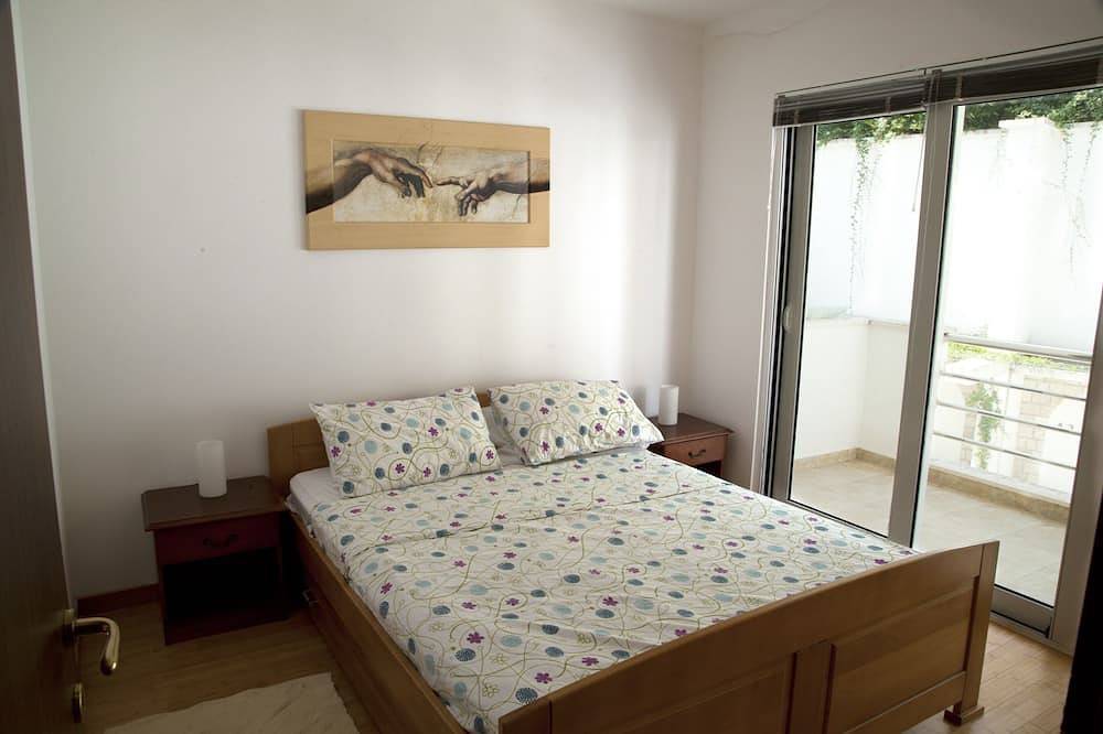 Ganze Wohnung, Tadellose Wohnung, ununterbrochener atemberaubender Blick auf die Bucht, privater Parkplatz in Muo, Opština Kotor