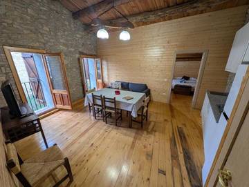 Gîte pour 7 personnes, avec vue à Àger
