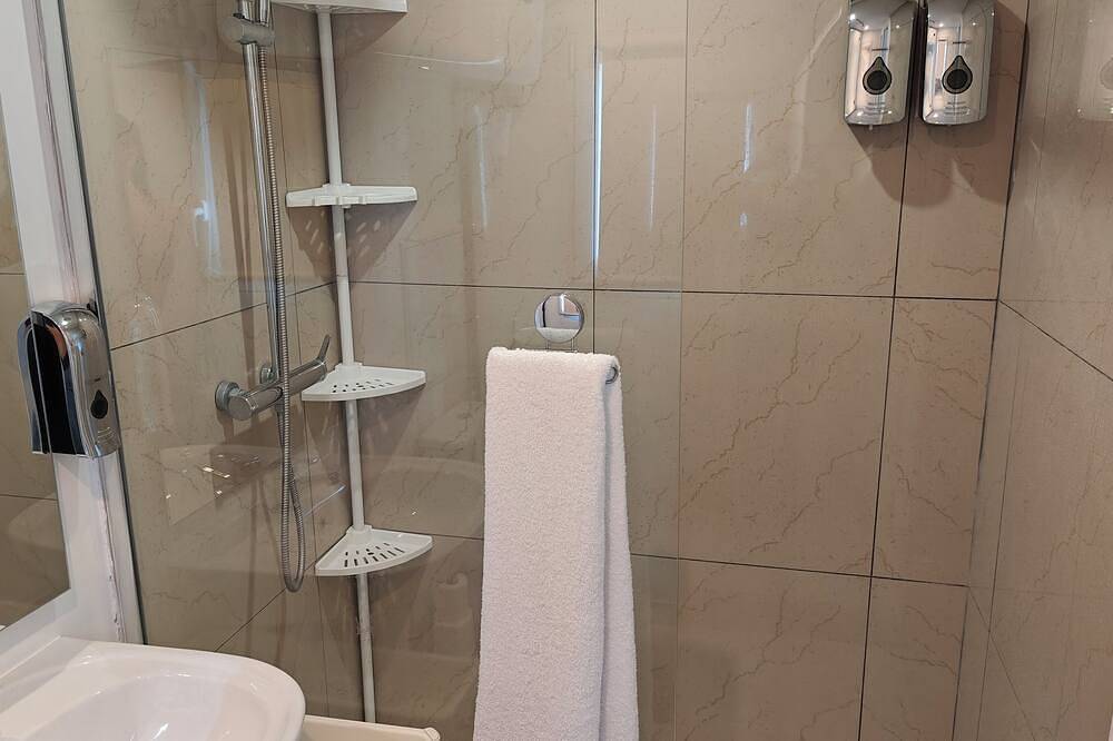 Entire apartment, Urban Rest – Netflix Studio 5 Min from Rer in Sevran, Seine-Saint-Denis