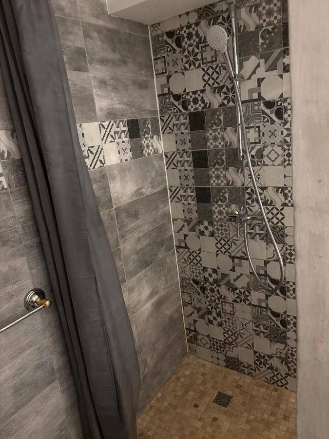Double Room with Private External Bathroom in Carcassonne, Région de Carcassonne