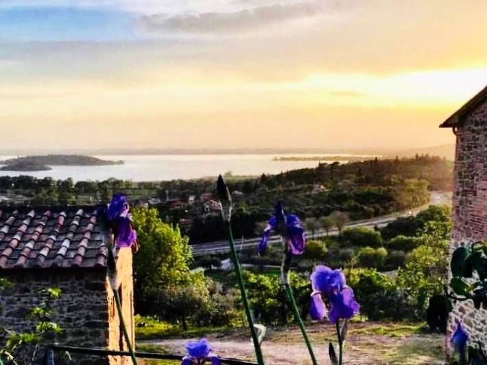 Appartamento per 5 persone, con giardino a Passignano sul Trasimeno