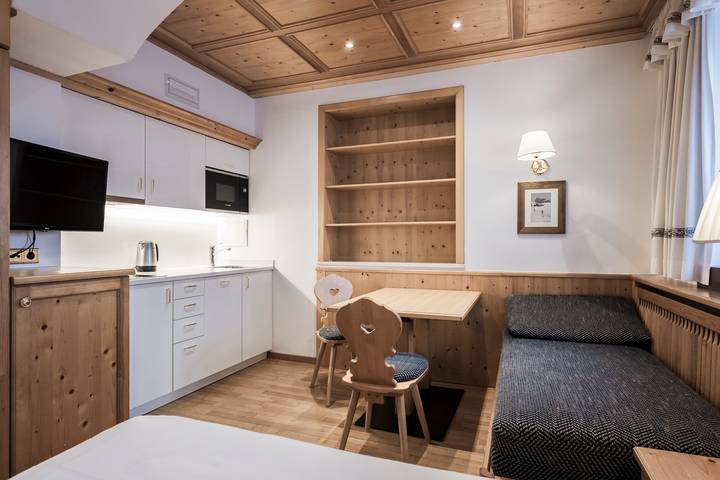Entire apartment, "Villa Stella Apartment N 50" near the ski lifts with Wi-Fi and shared outdoor area in Ortisei, Dolomiti Superski