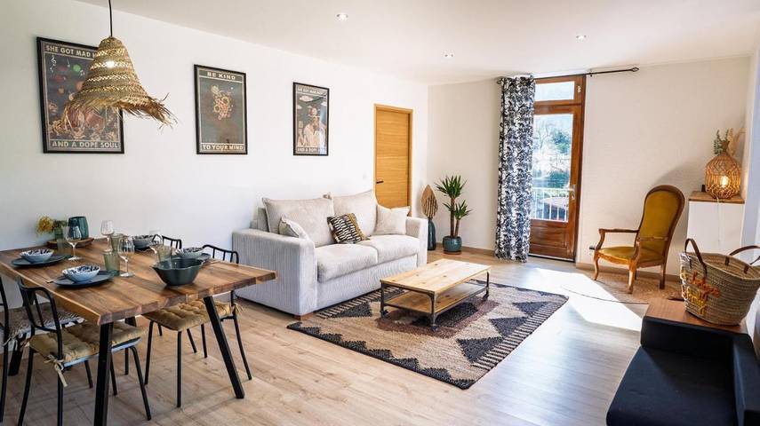 Appartement de vacances pour 2 personnes, avec Balcon et Terrasse ainsi que Piscine et Vue