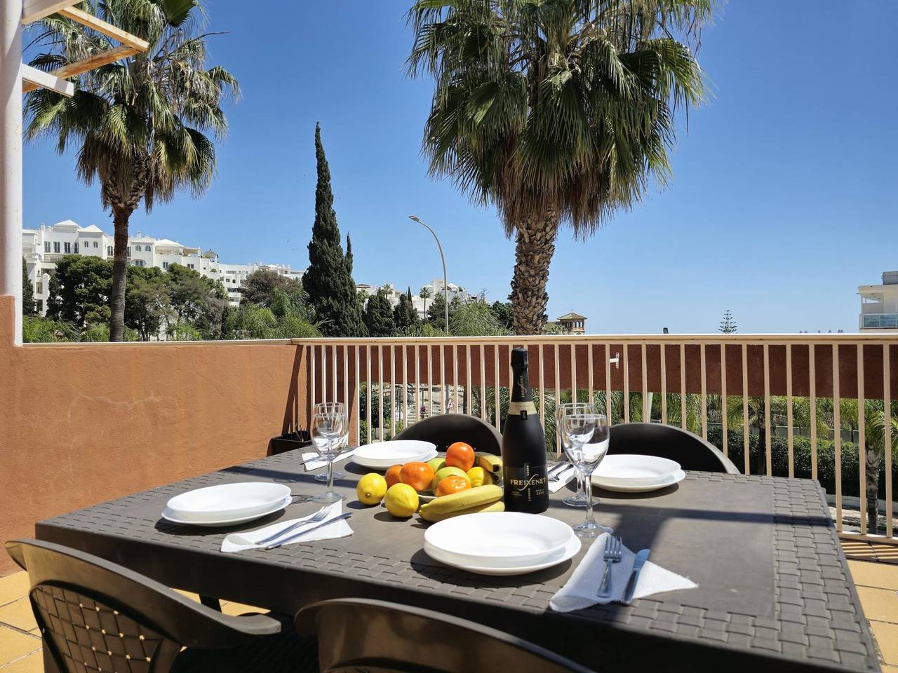 Entire apartment, Villa Fran in Torremolinos in Montemar Torremolinos, Torremolinos