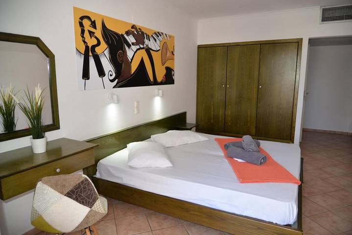 Hôtel pour 2 personnes, avec balcon ainsi que piscine et vue dans Nea Kallikratia - 2