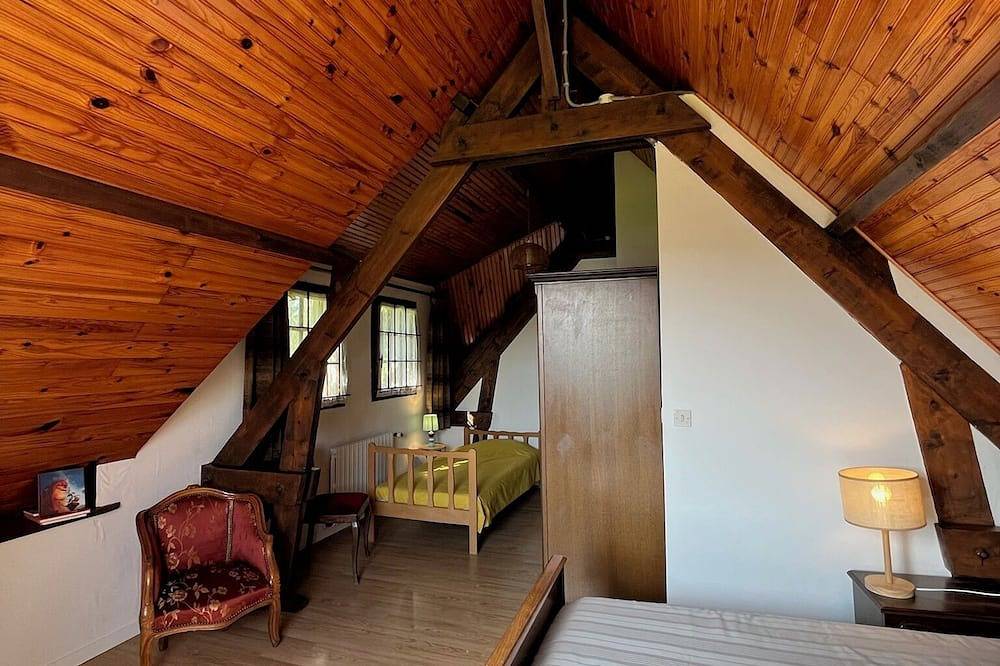 Normandy house with large garden near Paris in Beaumont-le-Roger, Región de Bernay