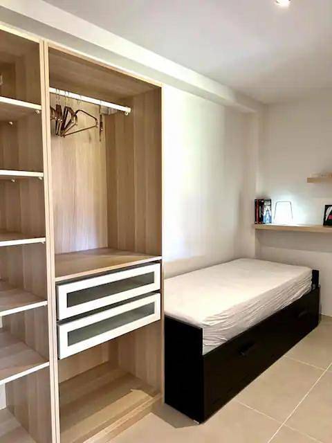 Gîte pour 4 personnes, avec jardin dans Golf De Beauvallon - 3