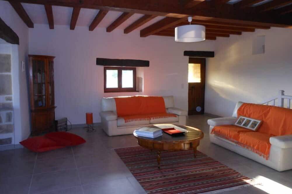 Reizende Ferienwohnung im Herzen der südlichen Ardèche in Saint-Alban-Auriolles, Ardèche