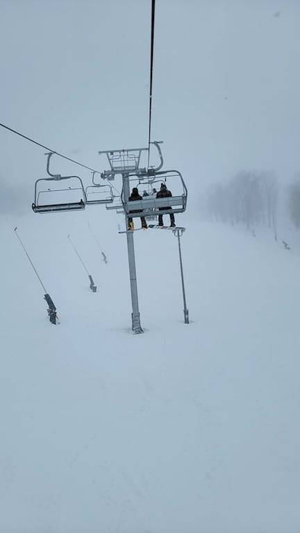 Ganze Wohnung, Cozy mountain retreat located on Village Trail with Ski in ski out access. in Seven Springs, Pennsylvania