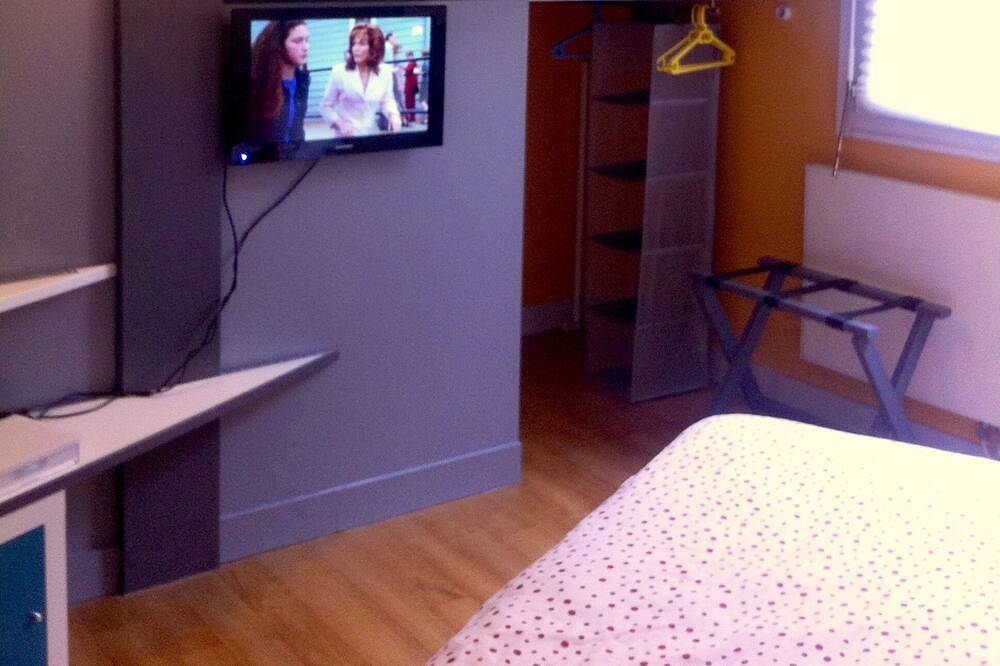 Bordeaux centre chambre d'hôtes indépendante -pas un appartement- in Bordeaux, Région de Bordeaux