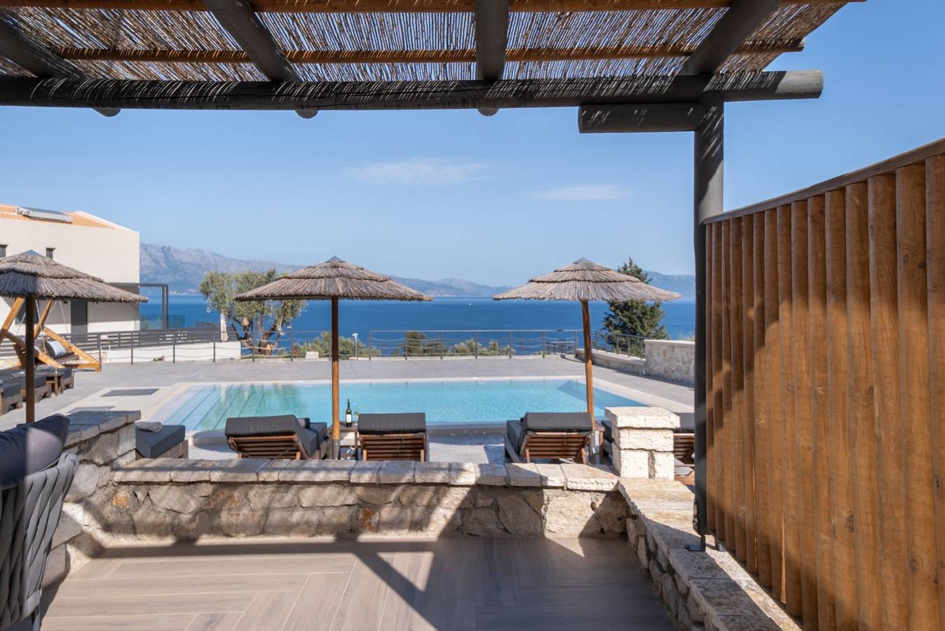 Entire apartment, Apartment 'Thoe 4' with Sea View, Wi-Fi and Air Conditioning in Nikiana, Alexandros
