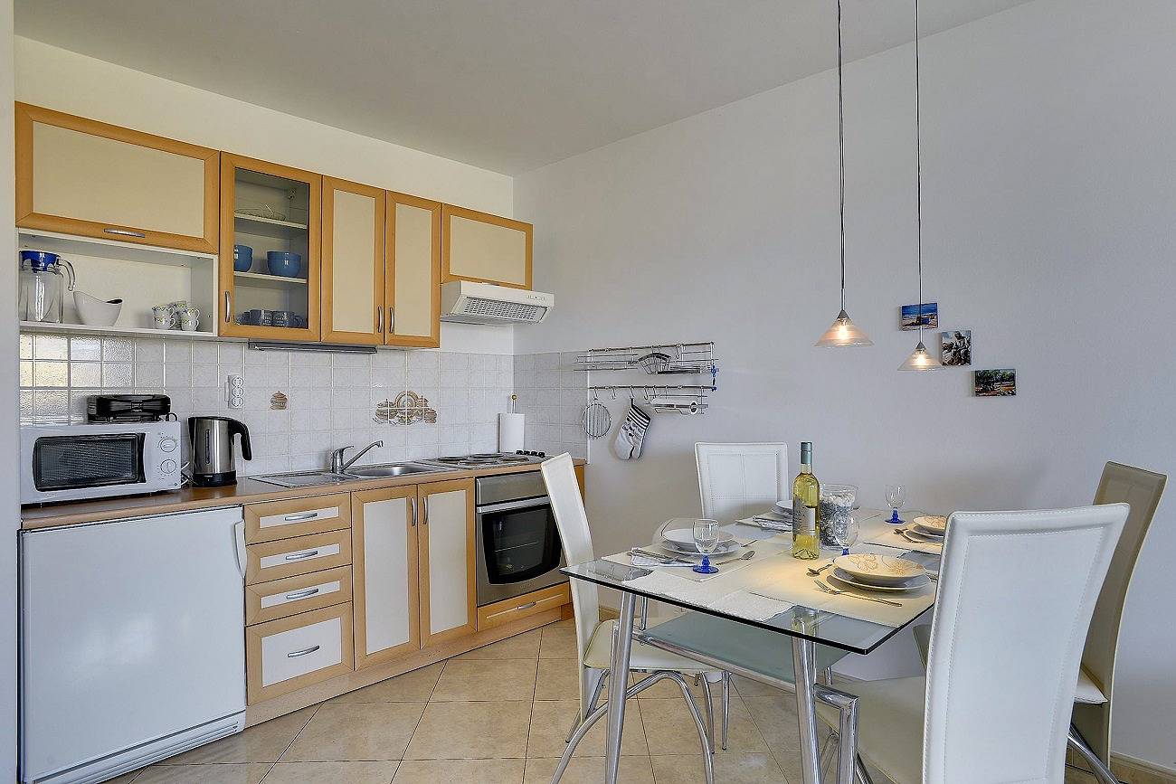 Appartement entier, Appartement de vacances pour 4 personnes avec balcon in Pula-Medulin, Ližnjan