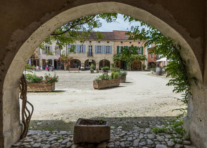 Gîte pour 4 personnes, avec jardin et terrasse ainsi que jacuzzi et sauna à Labastide-d'Armagnac