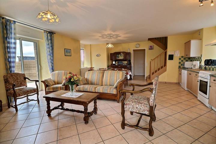 Gîte pour 8 personnes, avec jardin et terrasse à Bazouges-la-Pérouse - 3