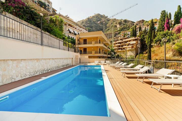 Vacation rental for 2 people, with Balcony/Terrace and Pool in Taormina