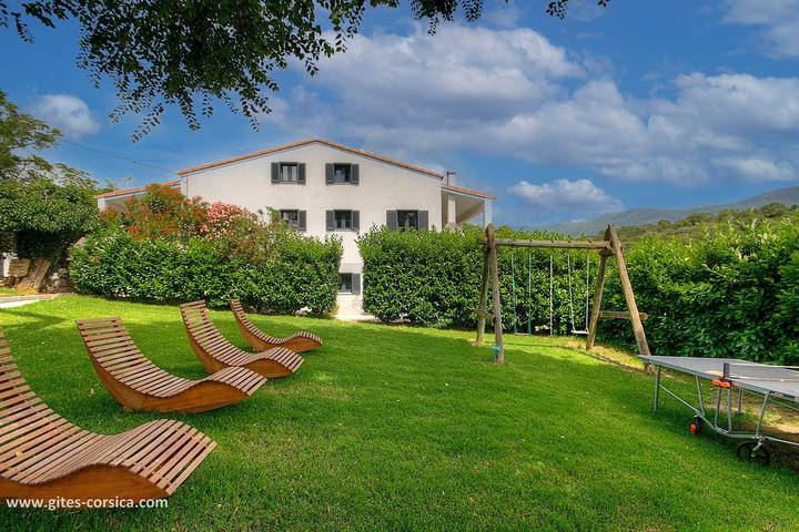 Gîte pour 2 personnes, avec vue ainsi que jardin et terrasse - 1