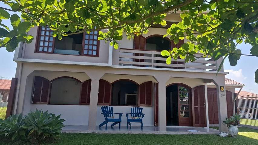 Casas e apartamentos de temporada para 10 pessoas, com jardim em Capão da Canoa