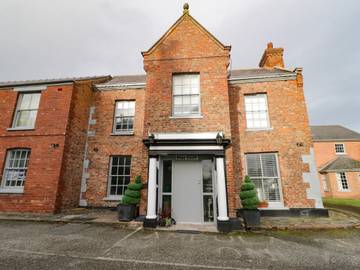 Castle for 26 People in North-Wales, Denbighshire, Photo 1