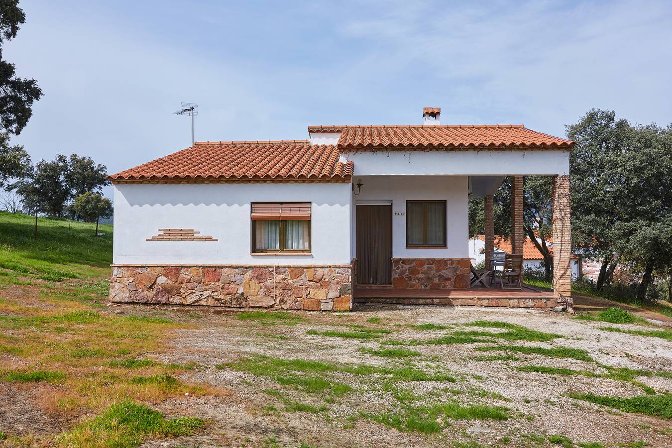 Casa rural 'Casa El Águila' con vistas a la montaña, piscina compartida y aire acondicionado in Aldeaquemada, Sierra Morena