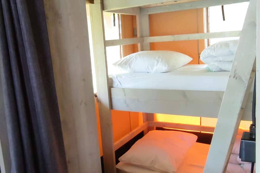 Luxury safari tent in Friesland, Grou in Nationalpark De Alde Feanen