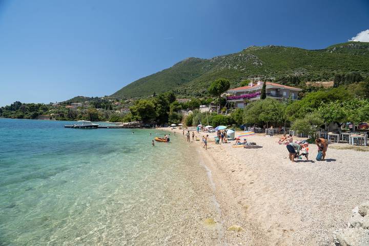 Odysseia Room 1 - 2 Min Walk to Beach, 2 Adults, Terrace, Wi-Fi & Ac in Nikiana, Alexandros