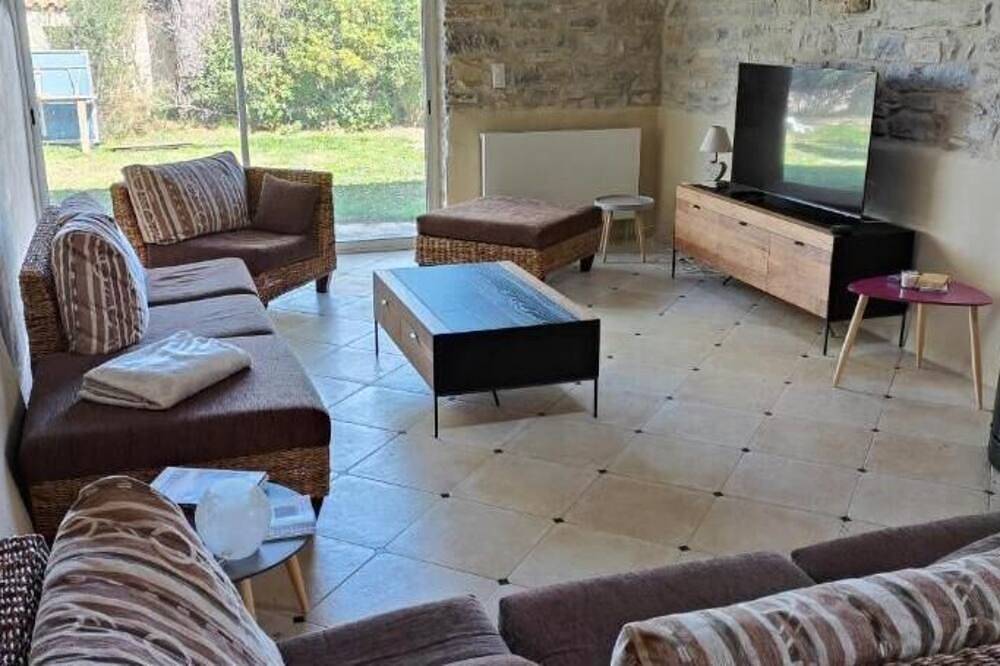 Suite Chevalier Loup - Chambre Double avec Salle de Bains Privative in Pompignan, Région du Vigan