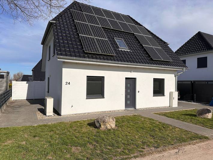 Ferienhaus für 8 Personen, mit Whirlpool und Sauna sowie Garten, kinderfreundlich in Göhren-Lebbin - 3