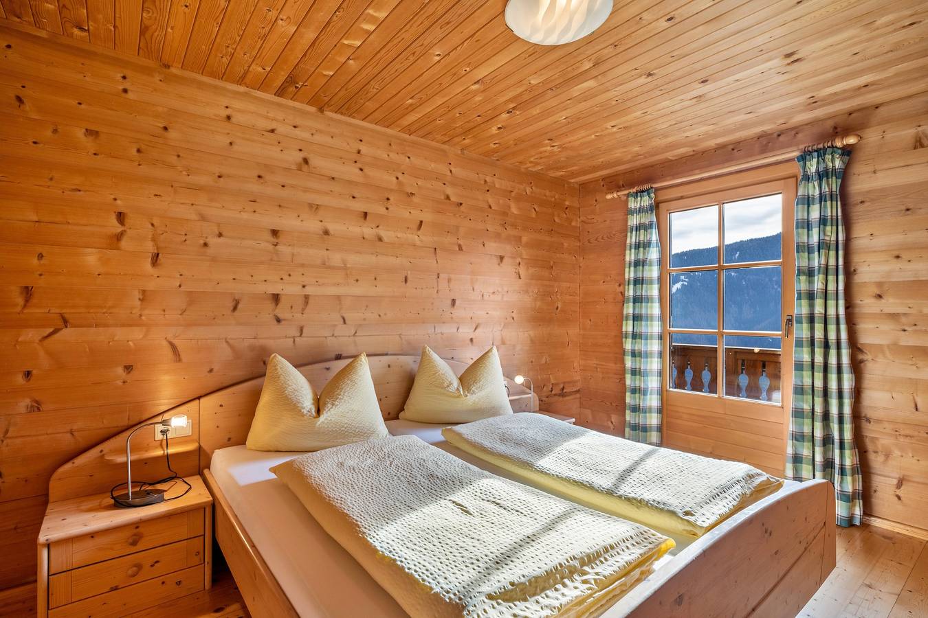 Ganze Wohnung, Ferienwohnung 'Thalhof Hochwart' mit Bergblick, Gemeinschaftsgarten und Wlan in Ulten, Ortleralpen