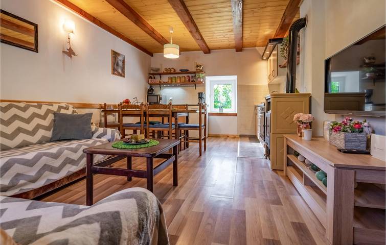 Gemütliche 1-Zimmer-Wohnung mit Terrasse in Fuzine, 1,5 km vom Stadtzentrum entfernt in Fuzine, Primorje-Gorski Kotar