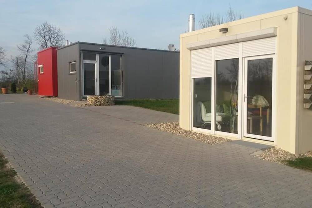 Mikrohaus Apartment  mit 1 Schlafzimmer und Gartenblick in Haslau-Maria Ellend, Bezirk Bruck an der Leitha