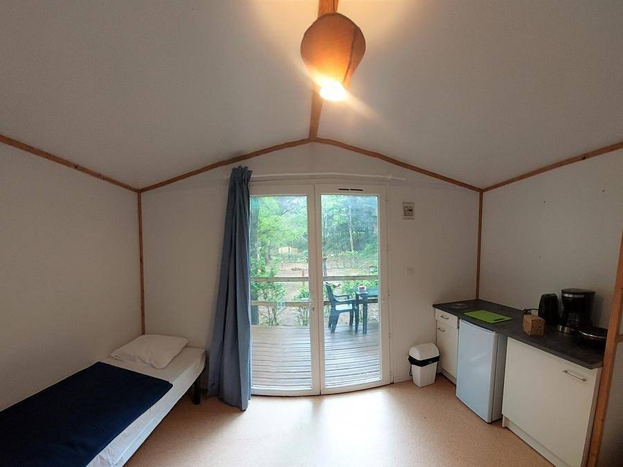 Camping Les Bords de Cèze - Chalet 2 personen - Chalet Fertig Zum Camping mit Küchenzeile / ohne Bad in Cornillon, Nimes und Umgebung